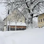 Zuhaeusl Am Chiemsee *